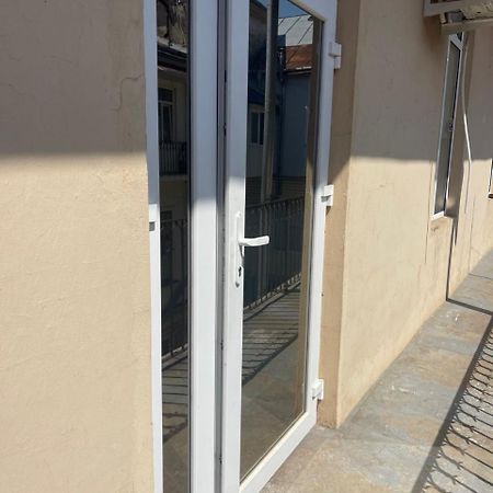 Newtone Apartment Chernivtsi Bagian luar foto
