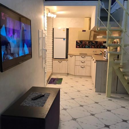 Newtone Apartment Chernivtsi Bagian luar foto