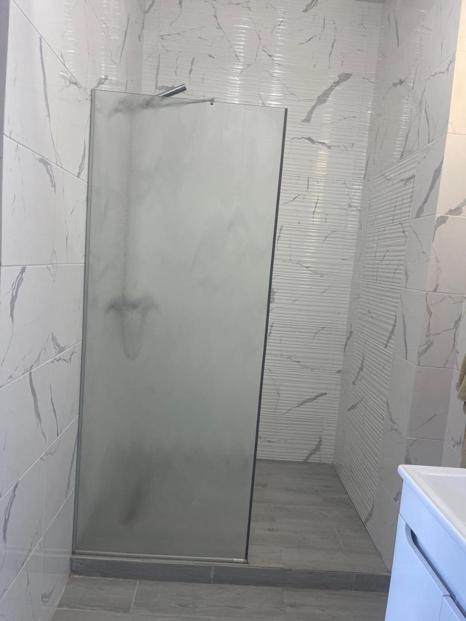 Newtone Apartment Chernivtsi Bagian luar foto