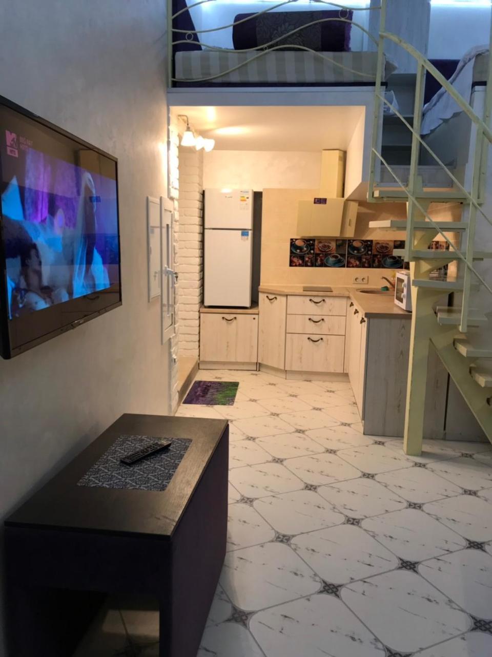 Newtone Apartment Chernivtsi Bagian luar foto